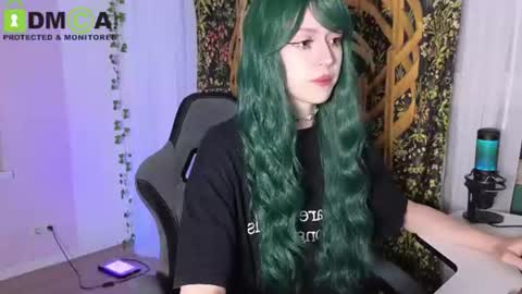 Snapshot of queenofwandss chatting on 3, 7, 2026 follow my new insta online show from 3, 7, 2026