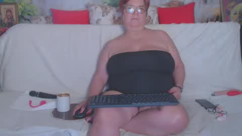 Snapshot of queenpammy chatting on 16, 2, 2025 QueenPammy online show from 16, 2, 2025