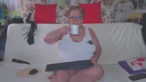 Snapshot of queenpammy chatting on 17, 9, 2025 QueenPammy online show from 17, 9, 2025