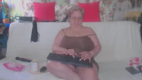 Snapshot of queenpammy chatting on 25, 9, 2025 QueenPammy online show from 25, 9, 2025