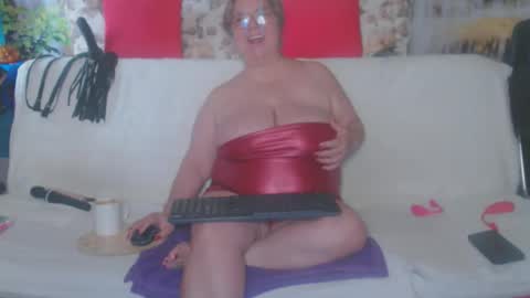 Snapshot of queenpammy chatting on 9, 10, 2025 QueenPammy online show from 9, 10, 2025