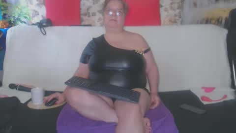 Snapshot of queenpammy chatting on 15, 10, 2025 QueenPammy online show from 15, 10, 2025