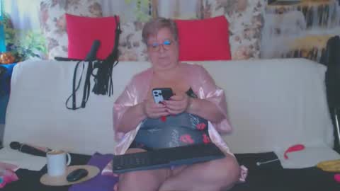 Snapshot of queenpammy chatting on 18, 10, 2025 QueenPammy online show from 18, 10, 2025