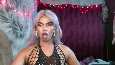 Snapshot of queenpinayebony_xx chatting on 7, 5, 2026 queenpinayebony_xx online show from 7, 5, 2026