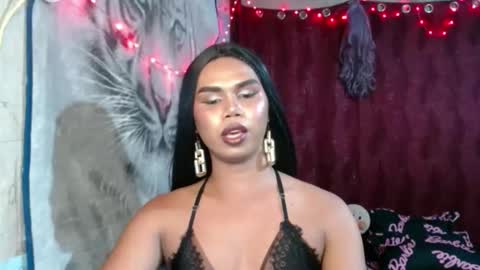 Snapshot of queenpinayebony_xx chatting on 19, 5, 2026 queenpinayebony_xx online show from 19, 5, 2026