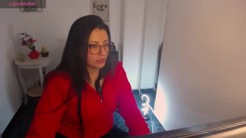 Snapshot of queenrose94 chatting on 13, 5, 2026 queenrose94 online show from 13, 5, 2026