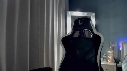 Snapshot of queensy_sins_x chatting on 6, 12, 2024 Queensy online show from 6, 12, 2024