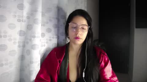 Snapshot of queenvictoria2023 chatting on 13, 4, 2026 Paola online show from 13, 4, 2026