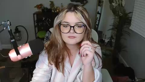 Snapshot of quervoqueen1 chatting on 14, 5, 2026 Bri online show from 14, 5, 2026