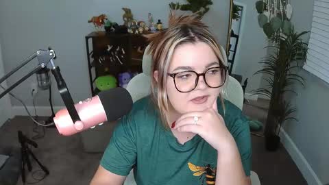 Snapshot of quervoqueen1 chatting on 21, 5, 2026 Bri online show from 21, 5, 2026