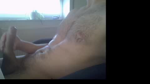 Snapshot of queutsch chatting on 11, 6, 2026 queutsch online show from 11, 6, 2026