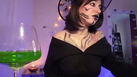 Snapshot of quiet_smile chatting on 27, 10, 2025 quiet_smile online show from 27, 10, 2025