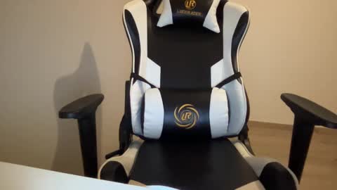 Snapshot of quinnyelena chatting on 23, 1, 2025 Quinnyelena online show from 23, 1, 2025