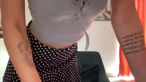 Snapshot of quinnyelena chatting on 20, 10, 2025 Quinnyelena online show from 20, 10, 2025