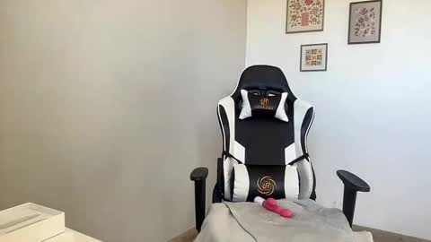 Snapshot of quinnyelena chatting on 30, 10, 2025 Quinnyelena online show from 30, 10, 2025