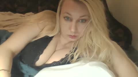 Snapshot of qwertyuio71919 chatting on 6, 5, 2026 qwertyui online show from 6, 5, 2026
