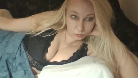 Snapshot of qwertyuio71919 chatting on 18, 5, 2026 qwertyui online show from 18, 5, 2026