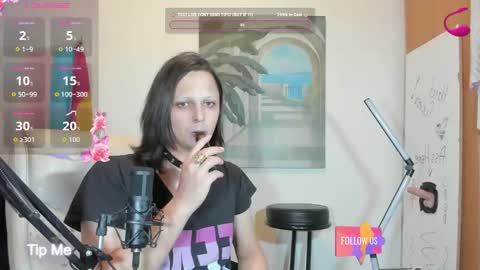 Snapshot of qwst4r chatting on 17, 9, 2025 QWST4R online show from 17, 9, 2025