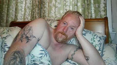 Snapshot of r_o_h_a_n chatting on 14, 10, 2025 r_o_h_a_n online show from 14, 10, 2025