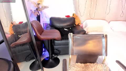 Snapshot of rachaeldeckard chatting on 15, 12, 2025 natalia - online show from 15, 12, 2025