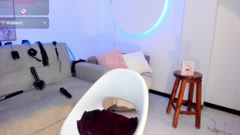 RACHEL ES online show from 6, 2, 2025