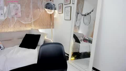 RACHEL ES online show from 12, 10, 2025