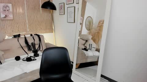 RACHEL ES online show from 19, 11, 2025