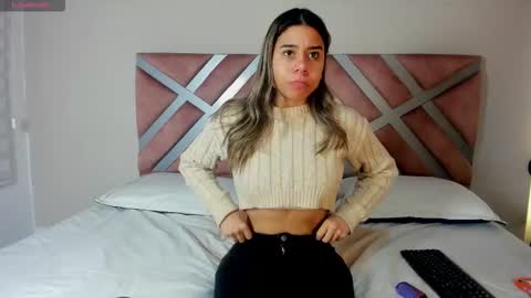 Snapshot of rachell_criss chatting on 18, 10, 2025 Rachell online show from 18, 10, 2025