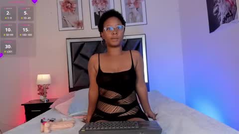Rachel Ebony online show from 3, 2, 2025