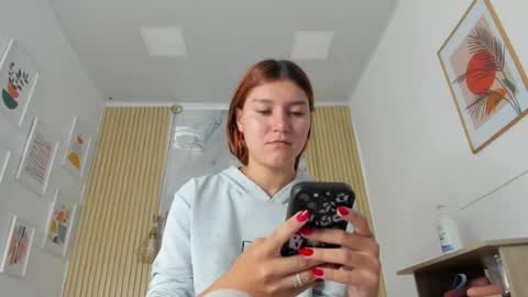 Snapshot of rachellesc chatting on 8, 6, 2026 rachellesc online show from 8, 6, 2026