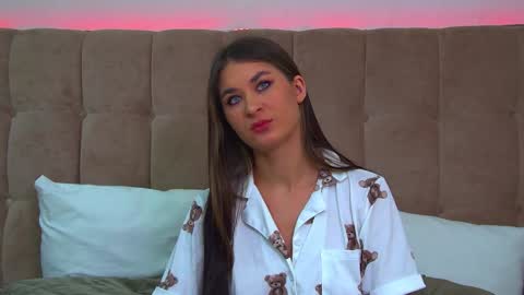 Snapshot of rachellsimpson chatting on 15, 1, 2025 RachellSimpson online show from 15, 1, 2025