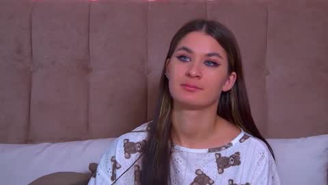 Snapshot of rachellsimpson chatting on 17, 1, 2025 RachellSimpson online show from 17, 1, 2025