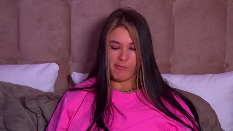 Snapshot of rachellsimpson chatting on 4, 2, 2025 RachellSimpson online show from 4, 2, 2025