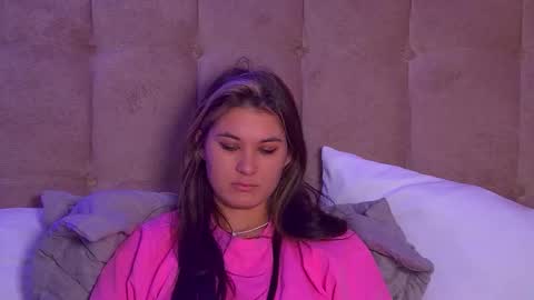 Snapshot of rachellsimpson chatting on 12, 3, 2025 RachellSimpson online show from 12, 3, 2025