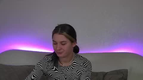 Snapshot of rachellsimpson chatting on 12, 3, 2025 RachellSimpson online show from 12, 3, 2025