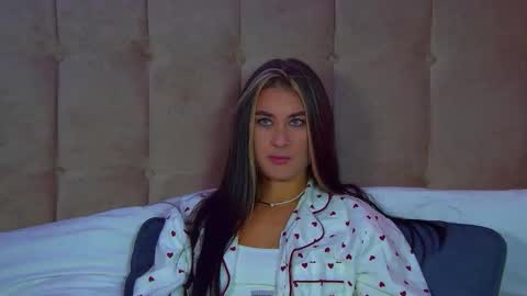 Snapshot of rachellsimpson chatting on 9, 9, 2025 RachellSimpson online show from 9, 9, 2025