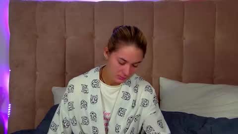 Snapshot of rachellsimpson chatting on 17, 9, 2025 RachellSimpson online show from 17, 9, 2025