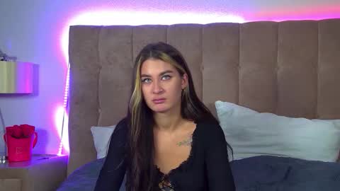 Snapshot of rachellsimpson chatting on 4, 10, 2025 RachellSimpson online show from 4, 10, 2025