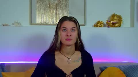 Snapshot of rachellsimpson chatting on 5, 10, 2025 RachellSimpson online show from 5, 10, 2025