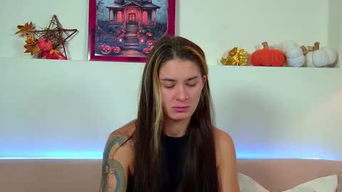 Snapshot of rachellsimpson chatting on 26, 10, 2025 RachellSimpson online show from 26, 10, 2025