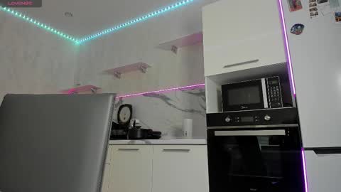 Snapshot of radiance_ chatting on 7, 10, 2025 radiance_ online show from 7, 10, 2025