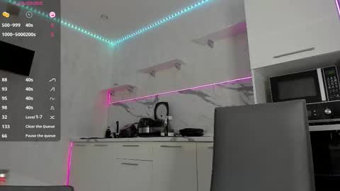 Snapshot of radiance_ chatting on 12, 10, 2025 radiance_ online show from 12, 10, 2025