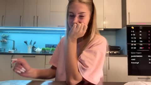 Mila online show from 9, 4, 2026