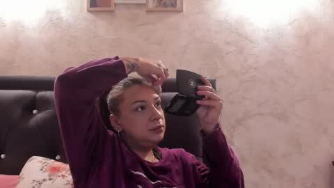 Snapshot of raelledarkstar chatting on 15, 12, 2025 raelledarkstar online show from 15, 12, 2025