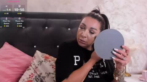 raelledarkstar online show from 21, 5, 2026