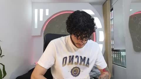 Snapshot of rafael_mendez chatting on 21, 10, 2025 R A F A E L online show from 21, 10, 2025