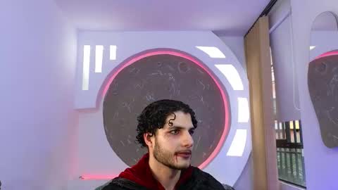 Snapshot of rafael_mendez chatting on 30, 10, 2025 R A F A E L online show from 30, 10, 2025