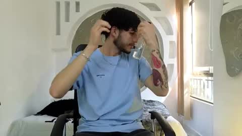 Snapshot of rafael_mendez chatting on 31, 10, 2025 R A F A E L online show from 31, 10, 2025