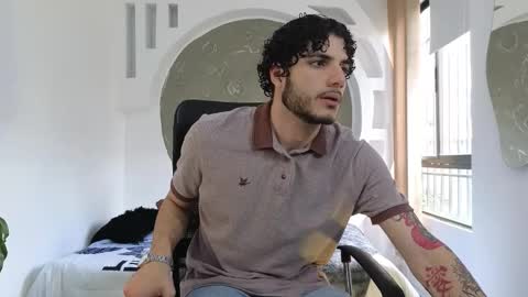 Snapshot of rafael_mendez chatting on 1, 11, 2025 R A F A E L online show from 1, 11, 2025