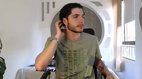 Snapshot of rafael_mendez chatting on 5, 11, 2025 R A F A E L online show from 5, 11, 2025